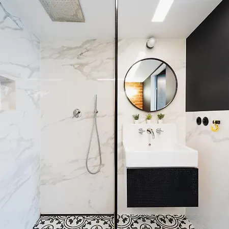 Loft -old Town -5 People-nice Design-near To Market Square * Vratislav